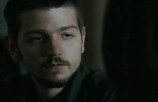 πορνό σεξ Σαγηνευτικό ξανθιά σε κάλτσες χαϊδεύει τον εαυτό της με ένα