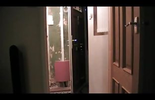 πορνό σεξ Ίννα με επίπεδη στήθη πηδάει ένα γράμμα σε μια συνομιλία