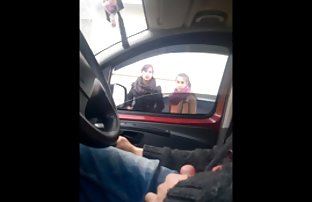 πορνό σεξ Ο άνθρωπος σπάση ομορφιά στέκεται κάτω από το ντους