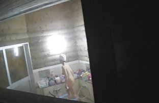 πορνό σεξ Τρεις ειρηνήρες fuck σε ένα μίνι βαν κοκαλιάρικο ξανθιά
