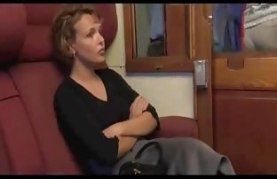 πορνό σεξ Λεσβίες παίζουν με ένα μεγάλο στο ντους