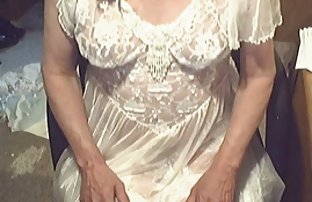 πορνό σεξ Άγριο σκυλί πατήσαμε busty βρετανική γυναίκα και κατέληξε στο καπέλο της